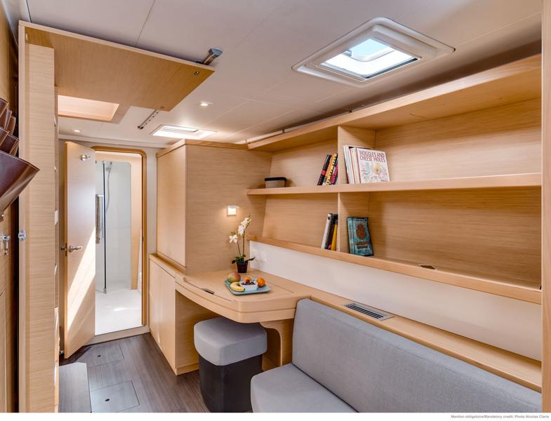 Book yachts online - catamaran - Lagoon 42 - Beatrix - rent