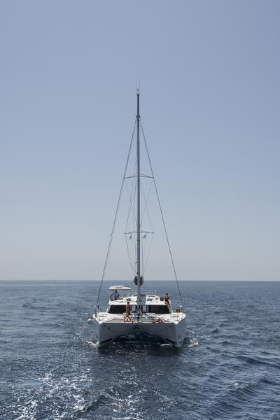 Book yachts online - catamaran - Fountaine Pajot Saona 47 - Saona (Ac in all cabins+Wm+Gen+Bbq) - rent