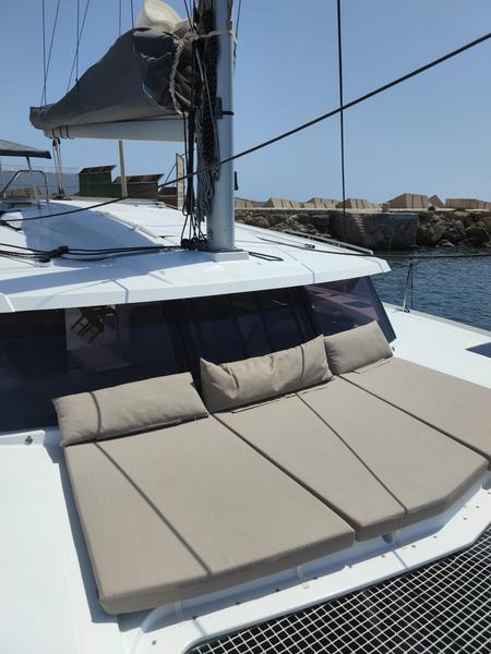 Book yachts online - catamaran - Fountaine Pajot Isla 40 - Isla (Wm+Solar Pan) - rent