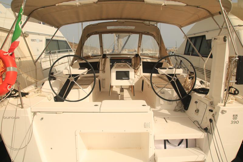 Book yachts online - sailboat - Dufour 390 Grand Large - DILI (vers 50hp+Gas Bbq) - rent
