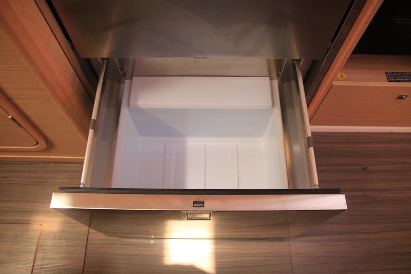 Book yachts online - sailboat - Dufour 390 Grand Large - DILI (vers 50hp+Gas Bbq) - rent