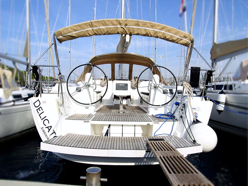 Book yachts online - sailboat - Dufour 450 Grand Large - DELICATO - rent