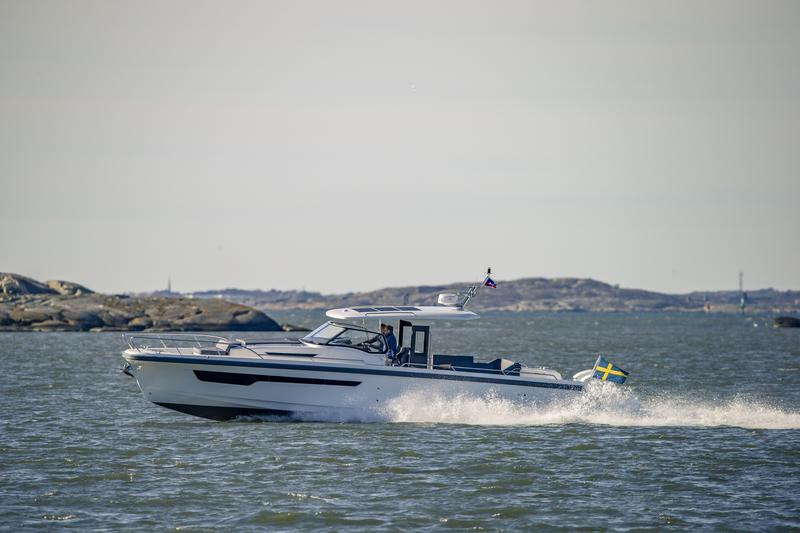Book yachts online - motorboat - Nimbus Tender T11 - RUDDY - rent
