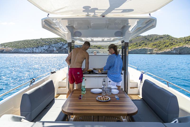 Book yachts online - motorboat - Nimbus Tender T11 - RUDDY - rent