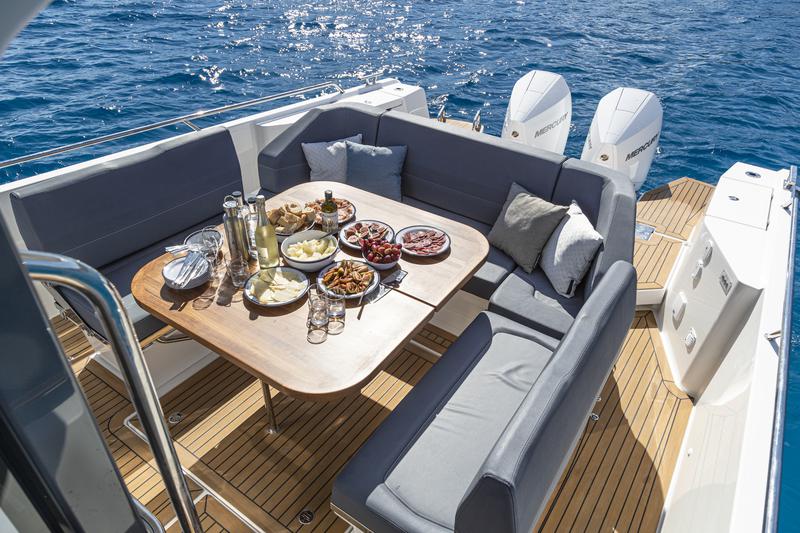 Book yachts online - motorboat - Nimbus Tender T11 - RUDDY - rent