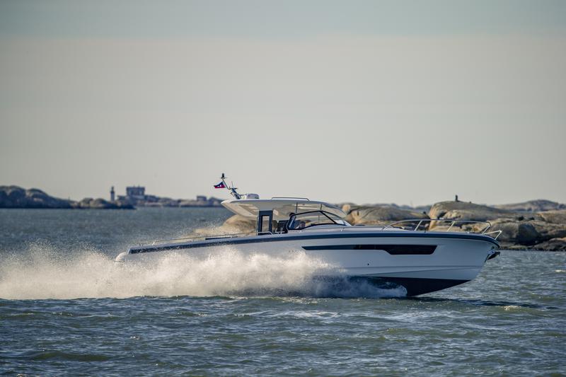 Book yachts online - motorboat - Nimbus Tender T11 - RUDDY - rent