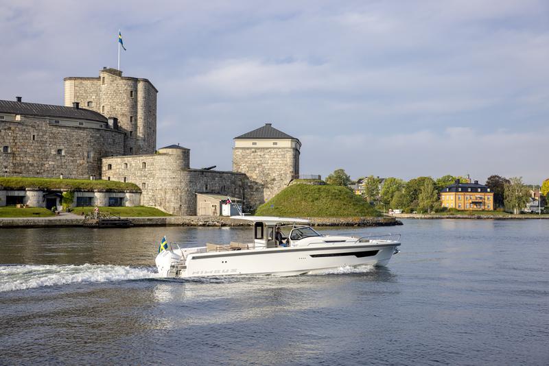 Book yachts online - motorboat - Nimbus Tender T11 - RUDDY - rent