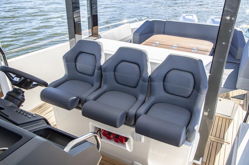 Book yachts online - motorboat - Nimbus Tender T11 - RUDDY - rent