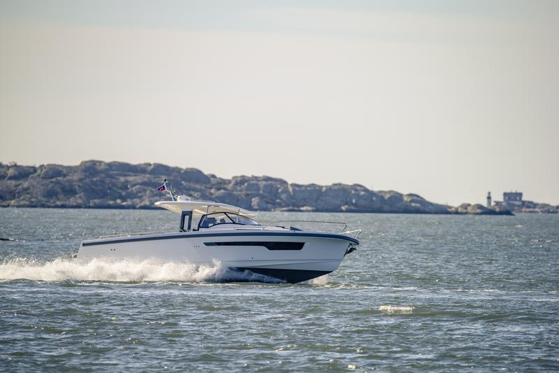Book yachts online - motorboat - Nimbus Tender T11 - RUDDY - rent