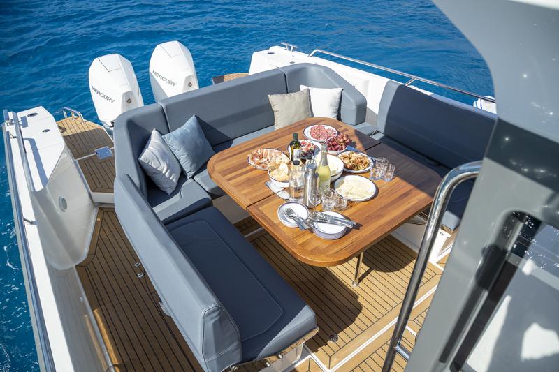 Book yachts online - motorboat - Nimbus Tender T11 - RUDDY - rent