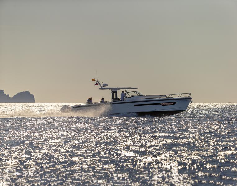 Book yachts online - motorboat - Nimbus Tender T11 - RUDDY - rent