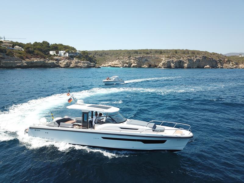 Book yachts online - motorboat - Nimbus Tender T11 - RUDDY - rent