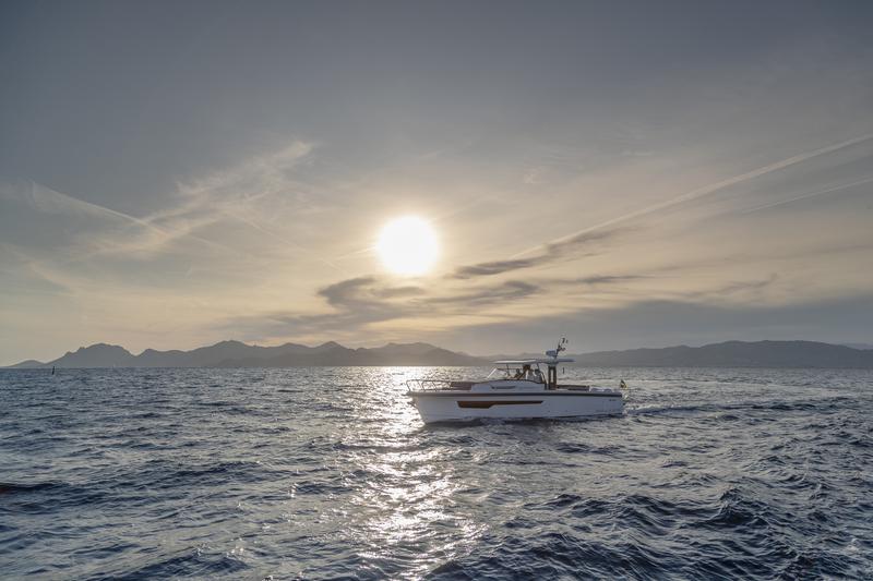 Book yachts online - motorboat - Nimbus Tender T11 - RUDDY - rent