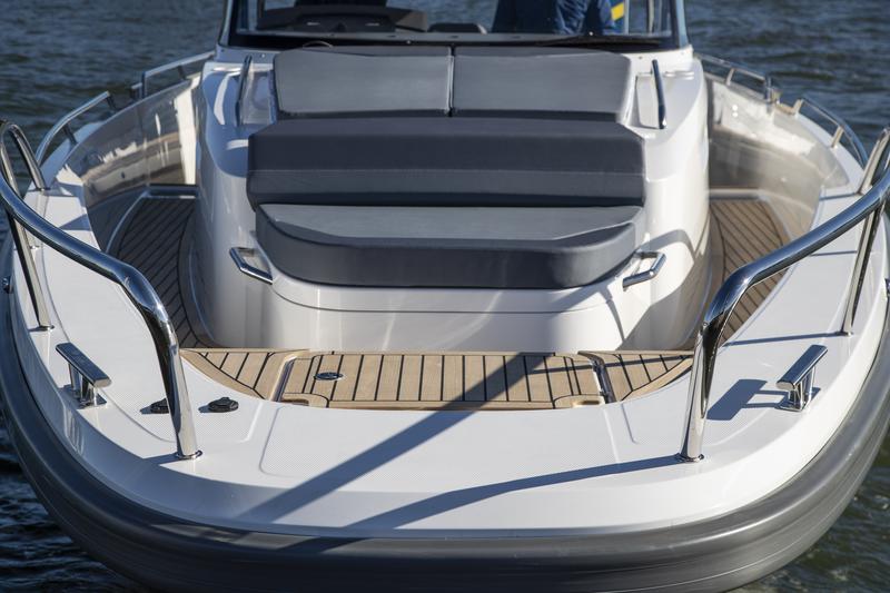 Book yachts online - motorboat - Nimbus Tender T11 - RUDDY - rent