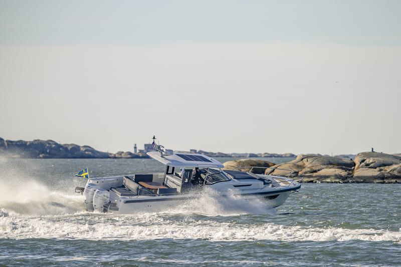Book yachts online - motorboat - Nimbus Tender T11 - RUDDY - rent