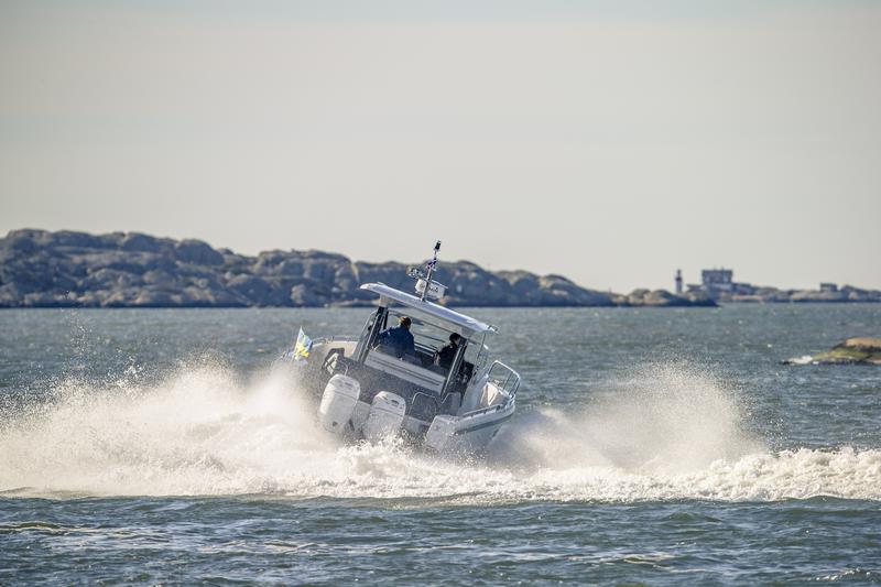 Book yachts online - motorboat - Nimbus Tender T11 - RUDDY - rent