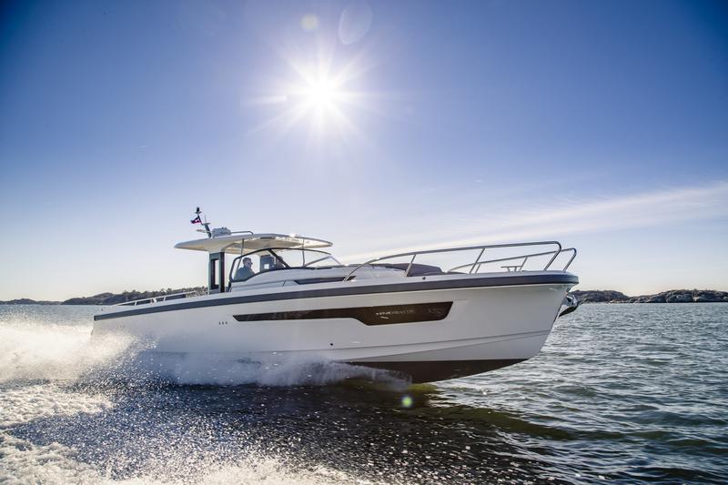 Book yachts online - motorboat - Nimbus Tender T11 - RUDDY - rent