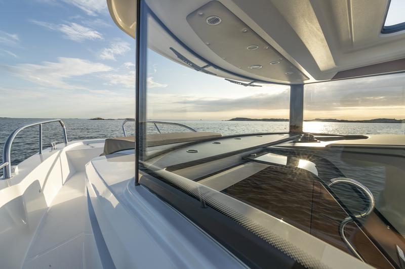 Book yachts online - motorboat - Nimbus Commuter 9 - STICH - rent