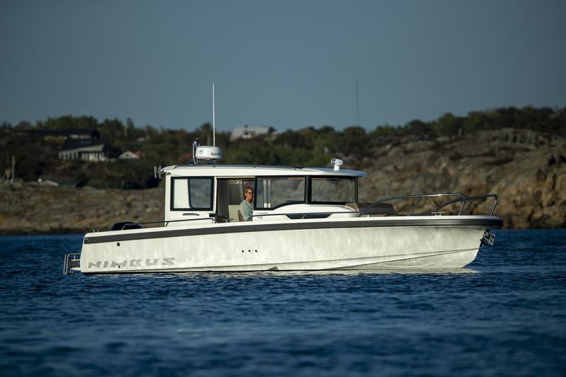 Book yachts online - motorboat - Nimbus Commuter 9 - STICH - rent