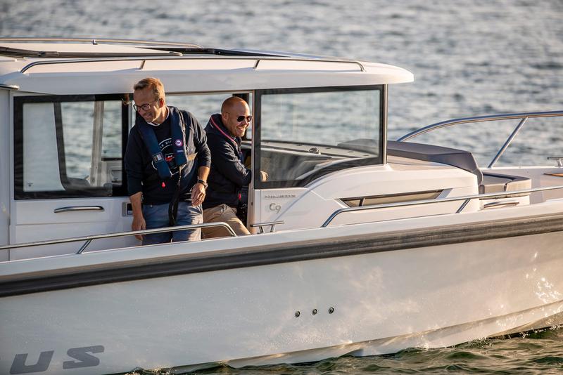 Book yachts online - motorboat - Nimbus Commuter 9 - STICH - rent