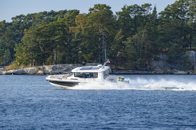 Book yachts online - motorboat - Nimbus Commuter 9 - STICH - rent