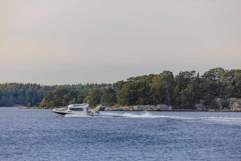 Book yachts online - motorboat - Nimbus Commuter 9 - STICH - rent