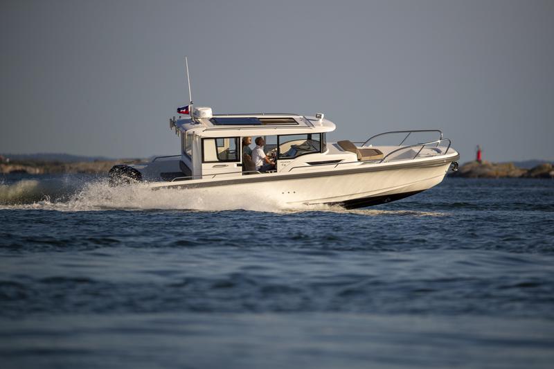Book yachts online - motorboat - Nimbus Commuter 9 - STICH - rent