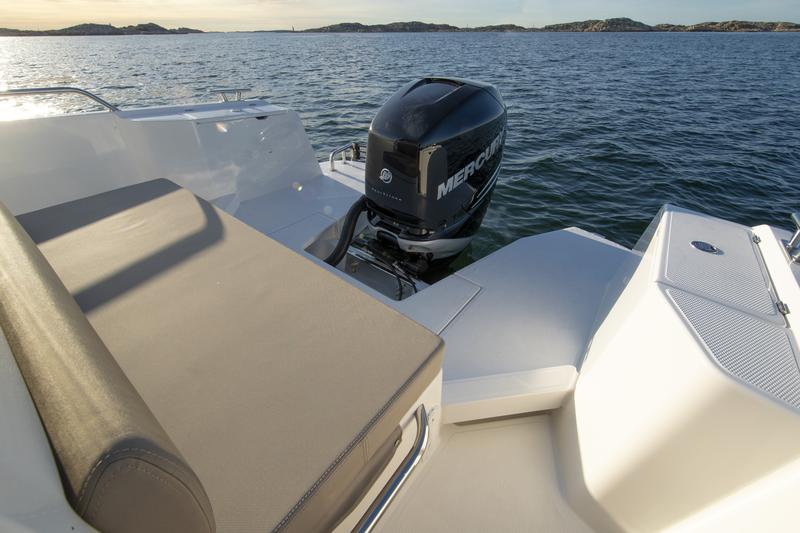 Book yachts online - motorboat - Nimbus Commuter 9 - STICH - rent