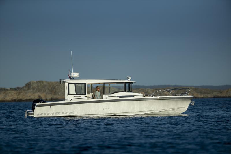 Book yachts online - motorboat - Nimbus Commuter 9 - STICH - rent