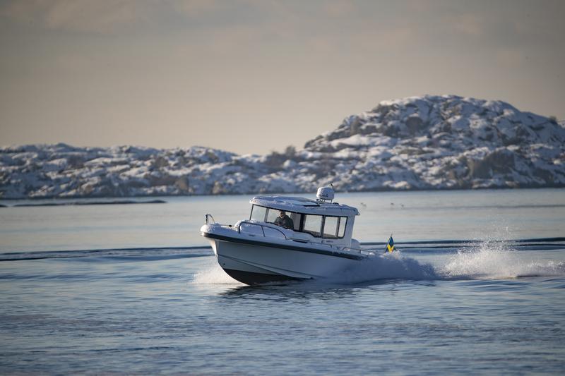 Book yachts online - motorboat - Nimbus Commuter 9 - STICH - rent