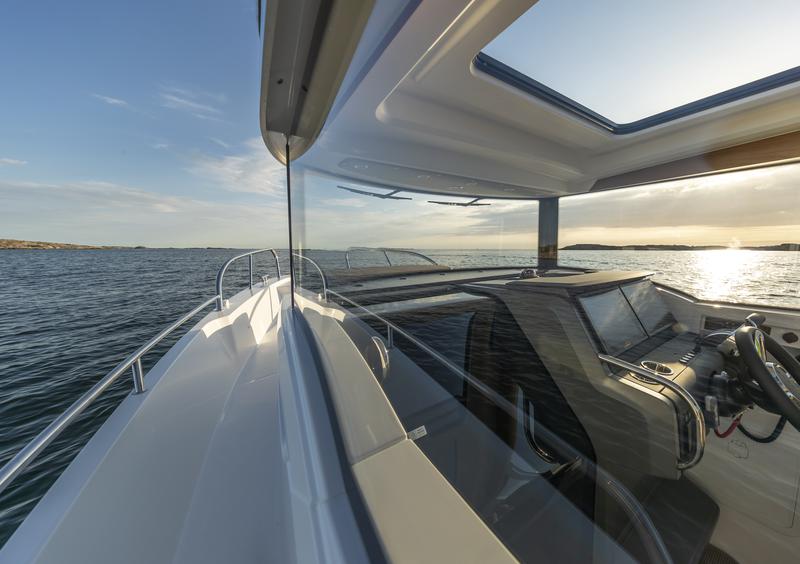 Book yachts online - motorboat - Nimbus Commuter 9 - STICH - rent