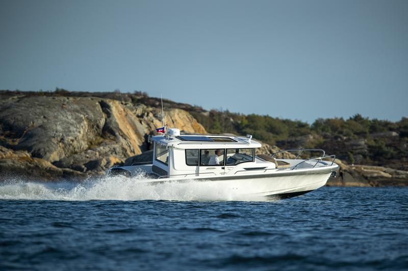 Book yachts online - motorboat - Nimbus Commuter 9 - STICH - rent