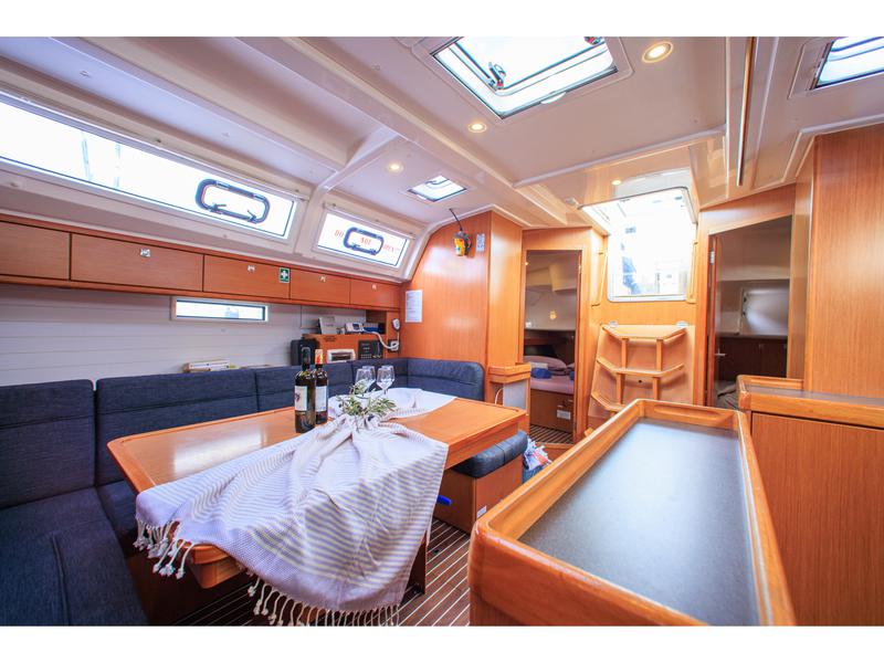 Book yachts online - sailboat - Bavaria 46 Cruiser - Kyveli - rent