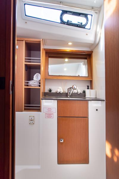 Book yachts online - sailboat - Bavaria 51 Cruiser - Philoctetes - rent