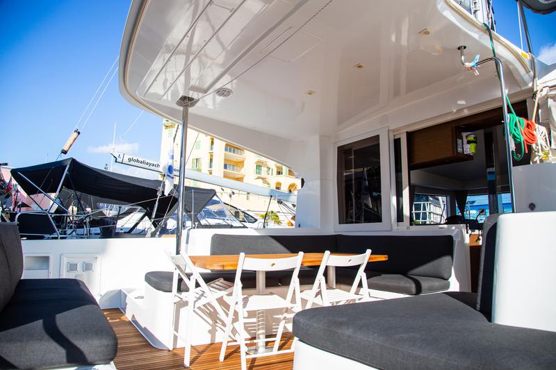 Book yachts online - catamaran - Lagoon 40 - Lea - rent