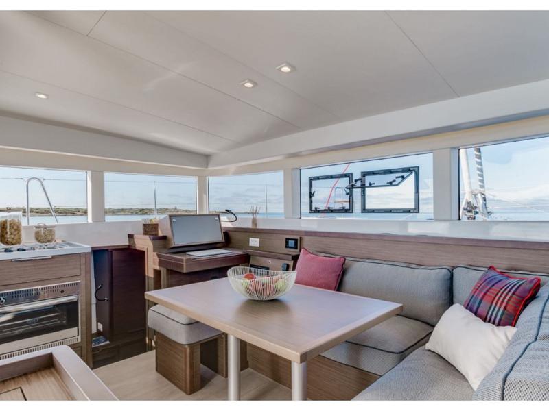 Book yachts online - catamaran - Lagoon 40-4 - D Arros - rent