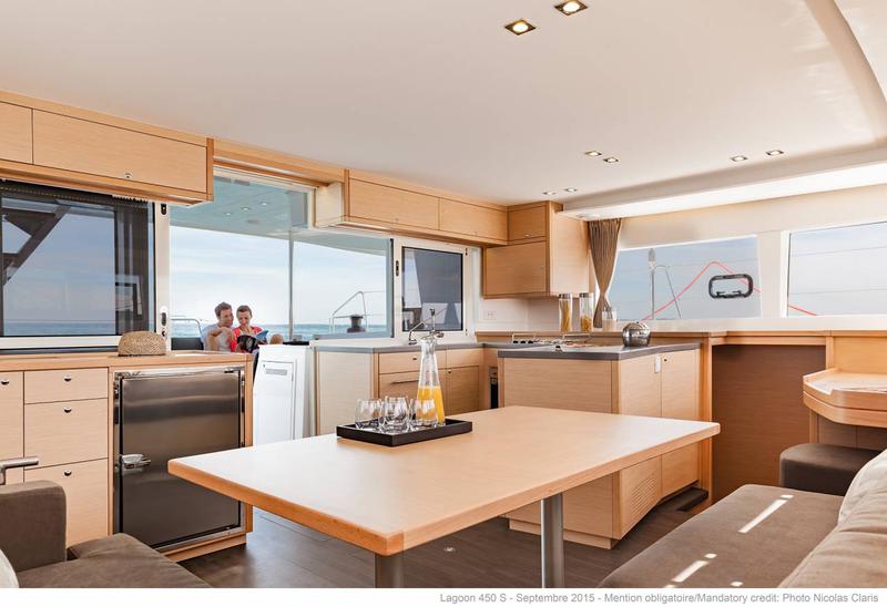 Book yachts online - catamaran - Lagoon 450S - Arome - rent