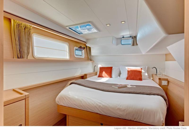 Book yachts online - catamaran - Lagoon 450S - Arome - rent