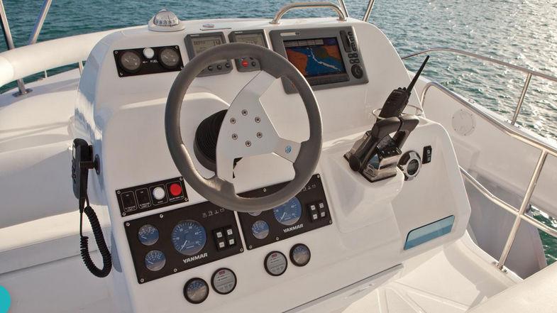 Book yachts online - powercatamaran - Leopard 39 PC - Alana - rent