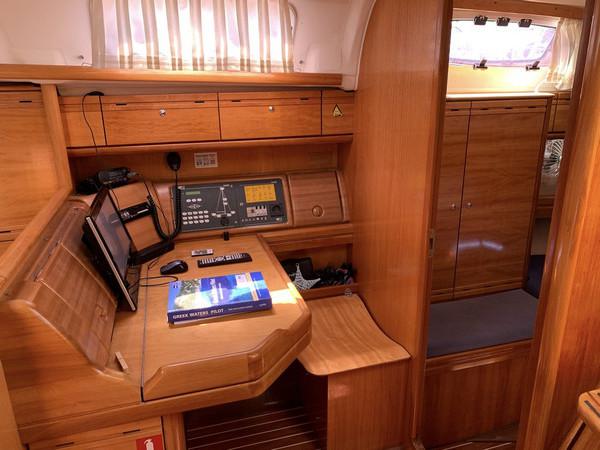 Book yachts online - sailboat - Bavaria 39 Cruiser - Fluid I  - rent