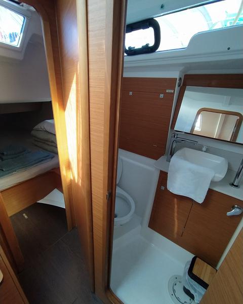 Book yachts online - sailboat - Dufour 390 - Fluid II - rent