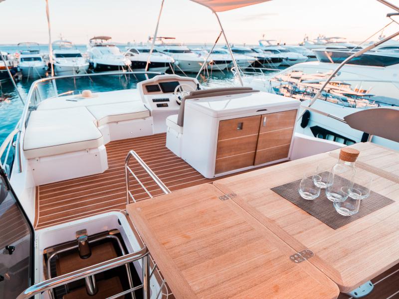 Book yachts online - motorboat - Sessa Fly 47 - Star Dust - rent