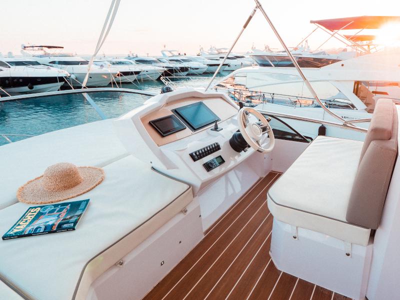 Book yachts online - motorboat - Sessa Fly 47 - Star Dust - rent