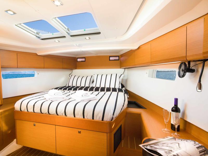 Book yachts online - sailboat - Sun Odyssey 509 - YOLO - rent