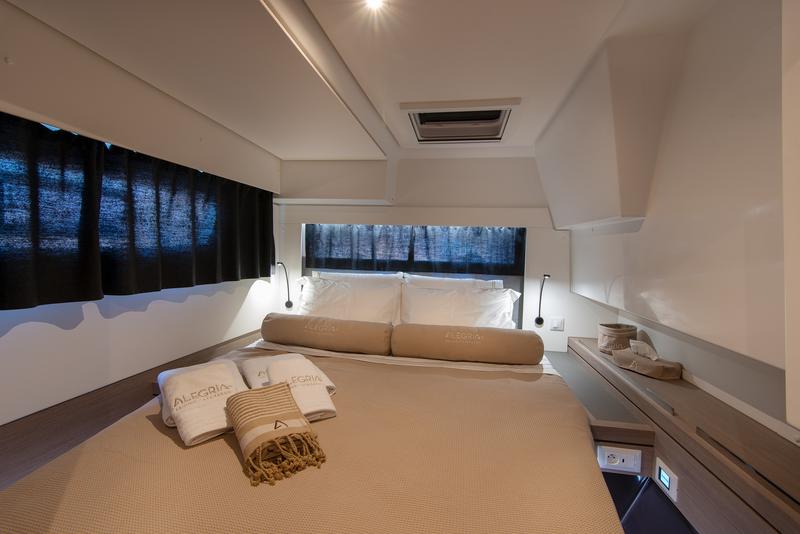 Book yachts online - catamaran - Fountaine Pajot - Saona 47 - Crewed   "Alegria" - rent