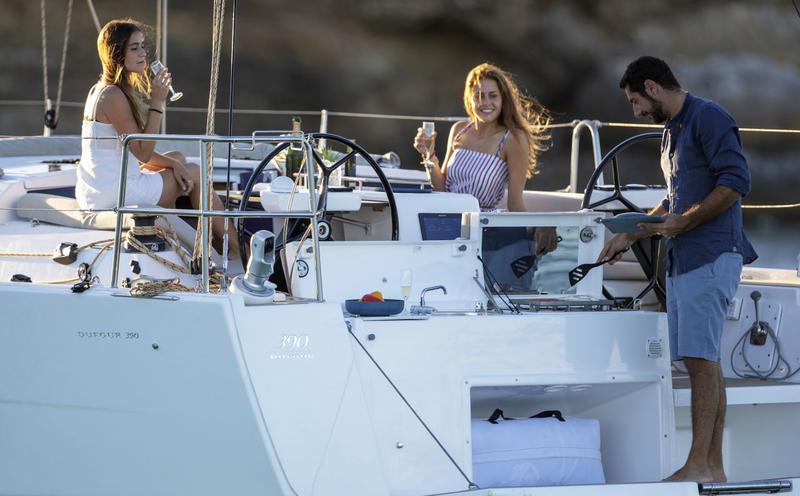Book yachts online - sailboat - Dufour 390 - PARIS - rent