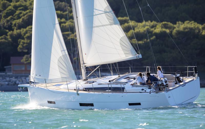 Book yachts online - sailboat - Dufour 390 - PARIS - rent