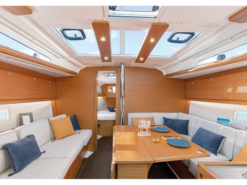Book yachts online - sailboat - Dufour 390 - PARIS - rent