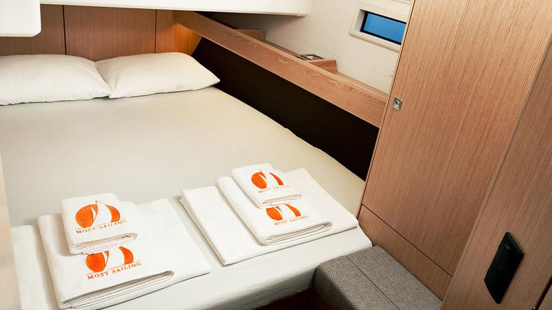 Book yachts online - sailboat - Bavaria Cruiser 46 - BARCELONA - rent