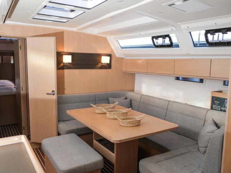Book yachts online - sailboat - Bavaria Cruiser 46 - BARCELONA - rent